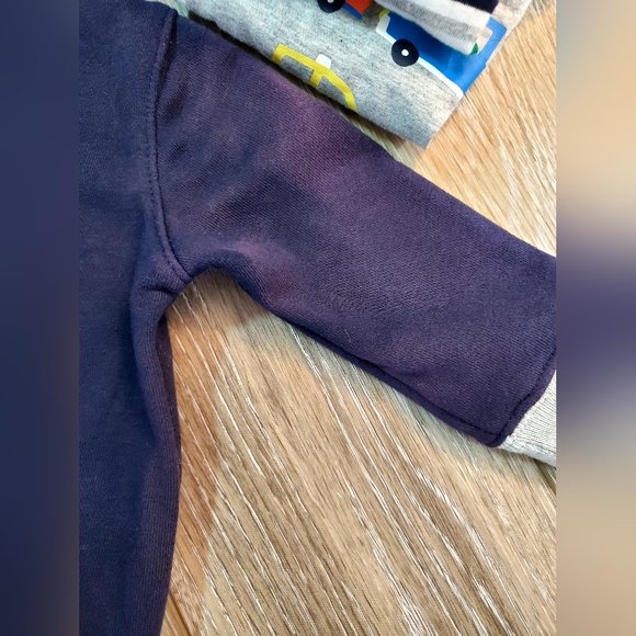 Baby Gap navy/multi dog embroidered sweatshirt Size 6-12 months - Picture 4 of 4